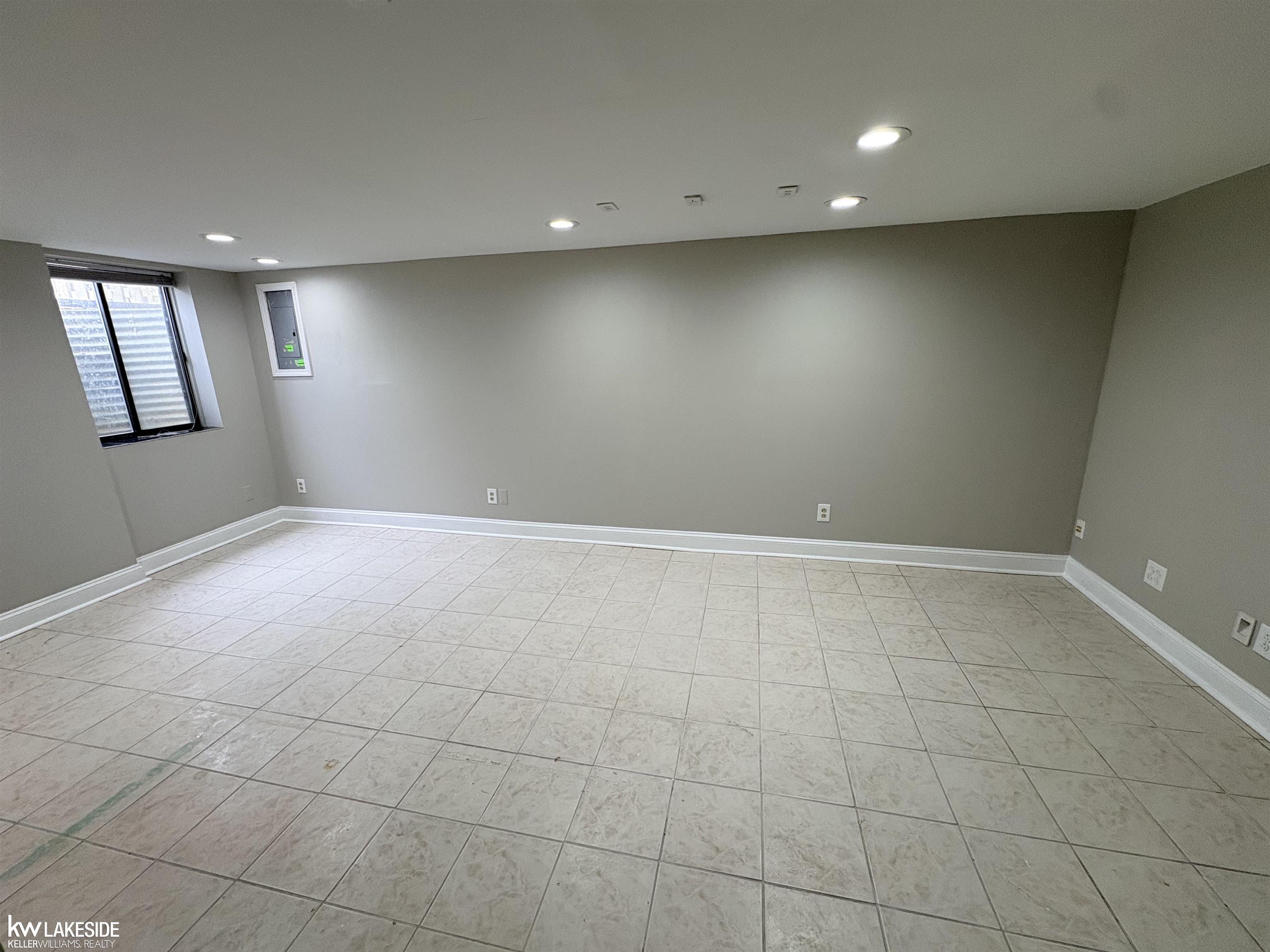 616 Byron Court Rochester, MI 48307 - Photo 10 of 15