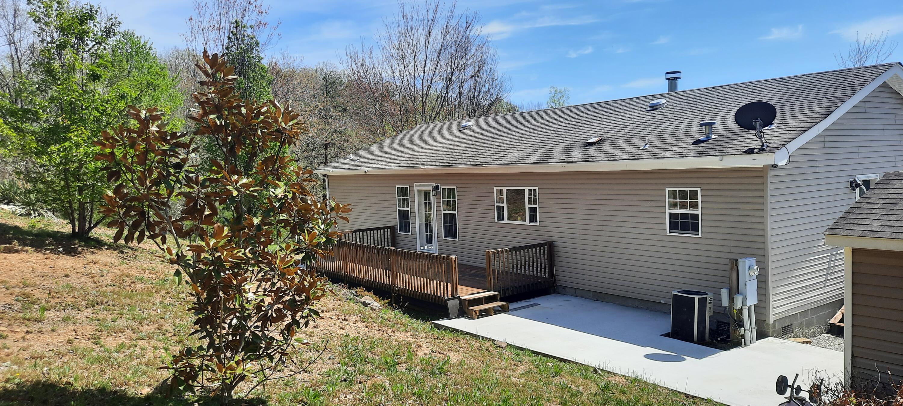 235 Robinson Road East, Unit EAST London, KY 40744 - Photo 6 of 34 20230410_140557