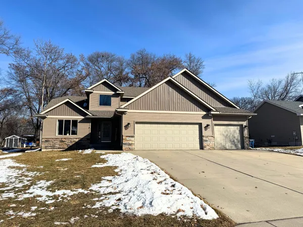 $489,900 | 143 Frontier Court, Sauk Rapids, MN 56379