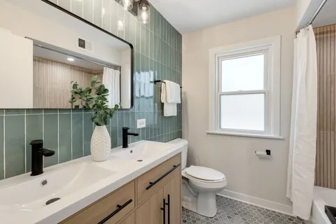 $599,000 | 604 Lavergne Avenue, Wilmette, IL 60091