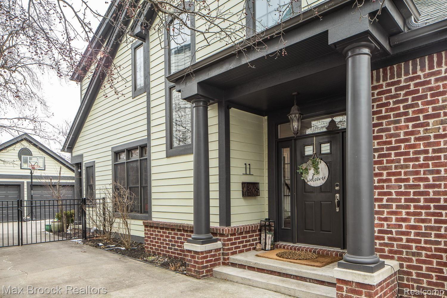 11 Devonshire Road Pleasant Ridge, MI 48069 - Photo 4 of 46 Entrance