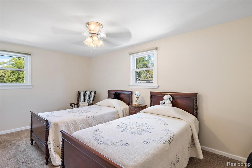 2392 Columbia Road Berkley, MI 48072 - Photo 48 of 55