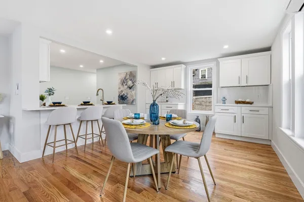 $749,900 | 8 Hammatt Street, Unit 2, Ipswich, MA 01938