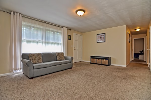 18 Fairbrook Road Framingham, MA 01701 - Photo 3 of 18 Gallery Image 3