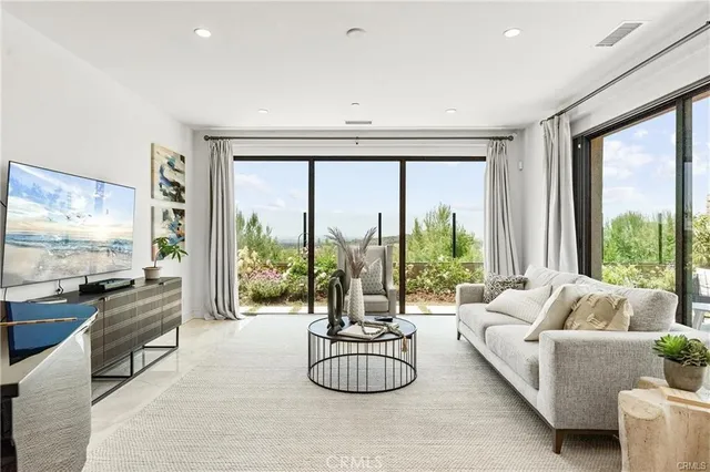 $6,300 | 147 Oceano, Irvine, CA 92602