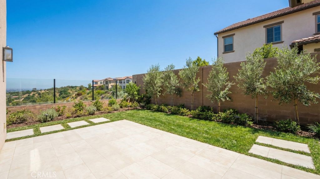 147 Oceano Irvine, CA 92602 - Photo 6 of 13