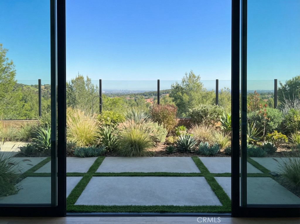 147 Oceano Irvine, CA 92602 - Photo 8 of 13