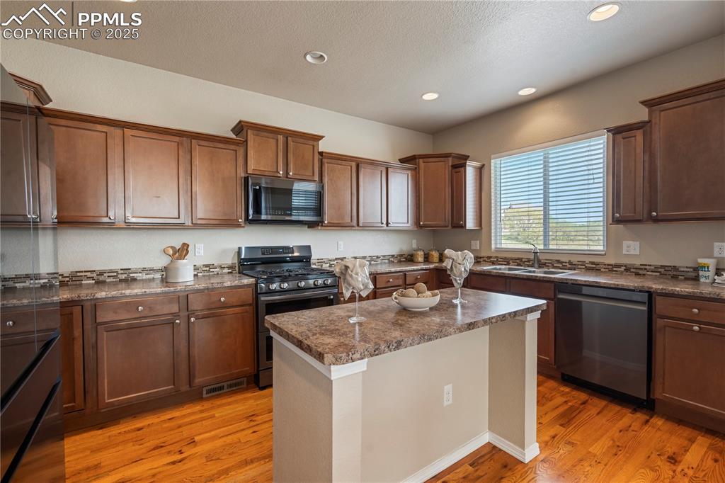 11574 Wildwood Ridge Drive Colorado Springs, CO 80921 - Photo 6 of 37
