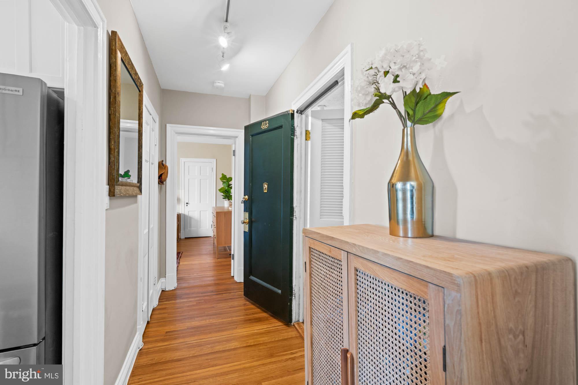 2801 Adams Mill Road Northwest, Unit 413 Washington, DC 20009 - Photo 8 of 25 Ample foyer