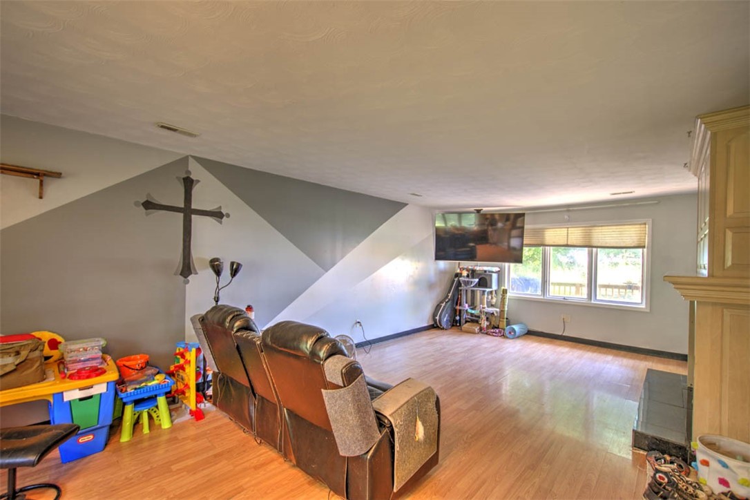 915 East 2700 North Road Moweaqua, IL 62550 - Photo 5 of 25