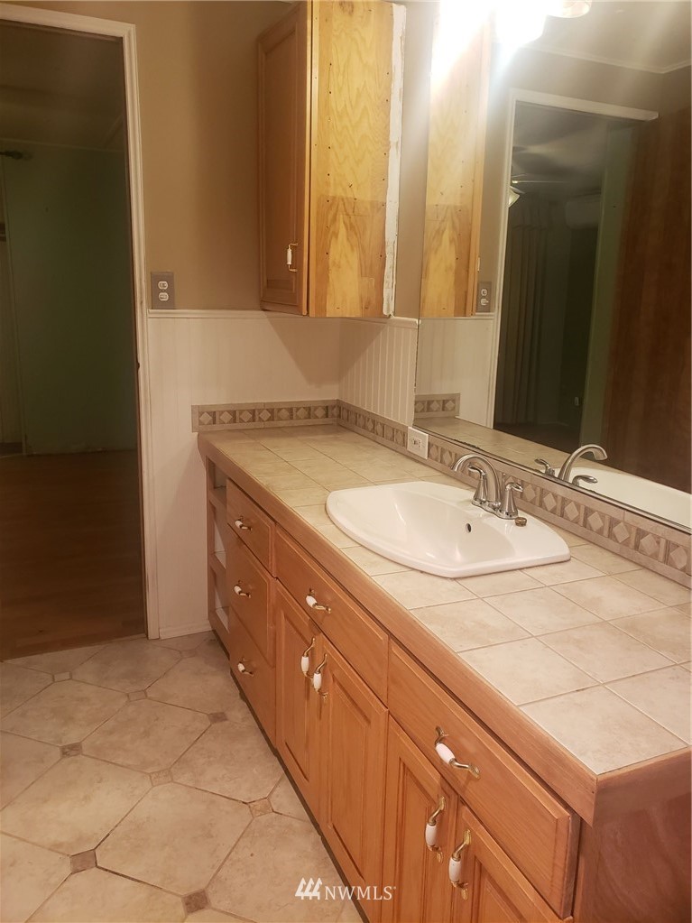 2296 Northwest Rude Road Poulsbo, WA 98370 - Photo 10 of 15 Gallery Image 10