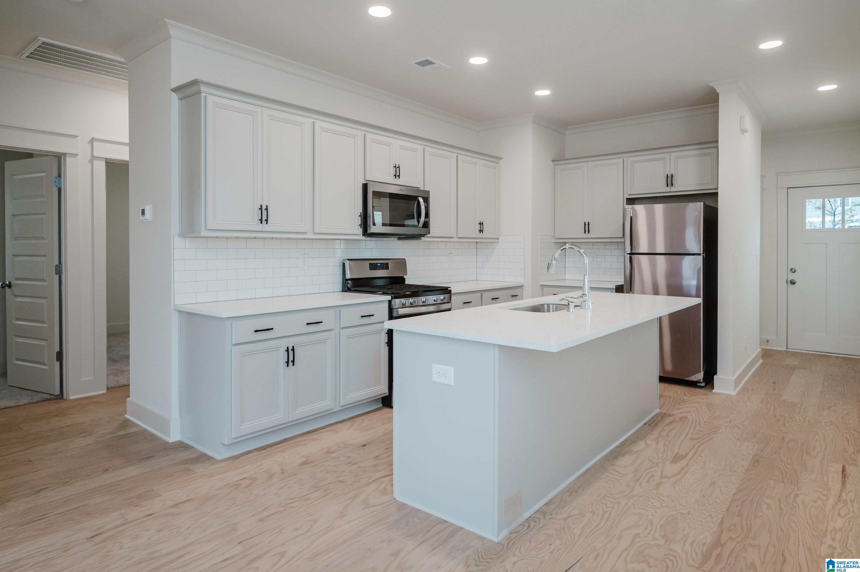 381 Huntley Rdg Bend Pelham, AL 35124 - Photo 12 of 48