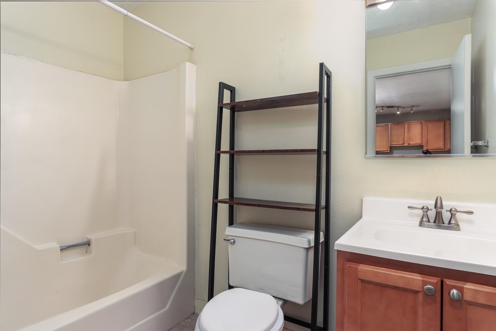 64 Dunbarton Road, Unit 3F Manchester, NH 03102 - Photo 10 of 17