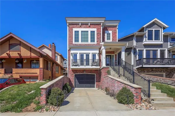 $975,000 | 716 West 45th Street, Kansas City, MO 64111