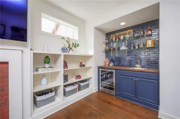 $975,000 | 716 West 45th Street, Kansas City, MO 64111