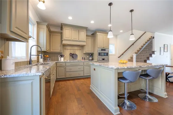 $975,000 | 716 West 45th Street, Kansas City, MO 64111