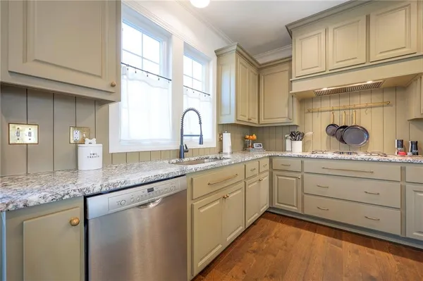 $975,000 | 716 West 45th Street, Kansas City, MO 64111