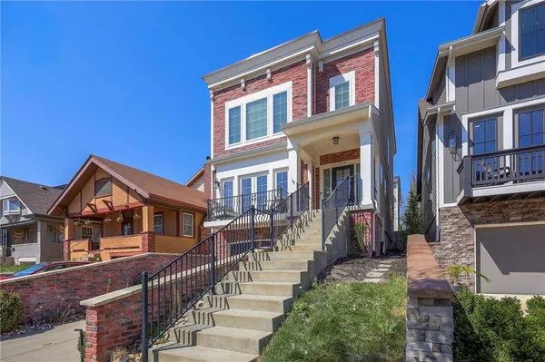 $975,000 | 716 West 45th Street, Kansas City, MO 64111