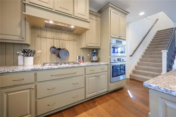 $975,000 | 716 West 45th Street, Kansas City, MO 64111