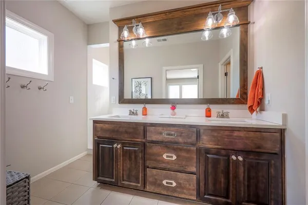 $975,000 | 716 West 45th Street, Kansas City, MO 64111