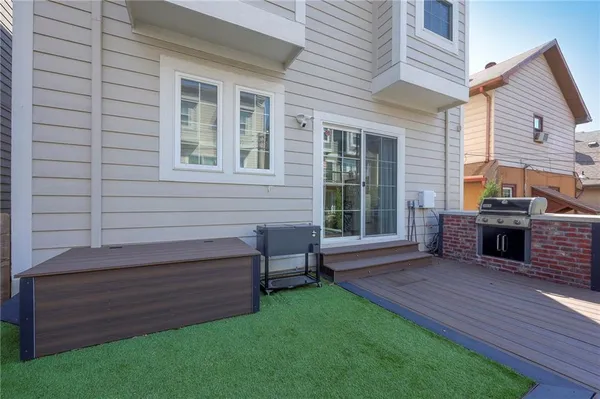 $975,000 | 716 West 45th Street, Kansas City, MO 64111