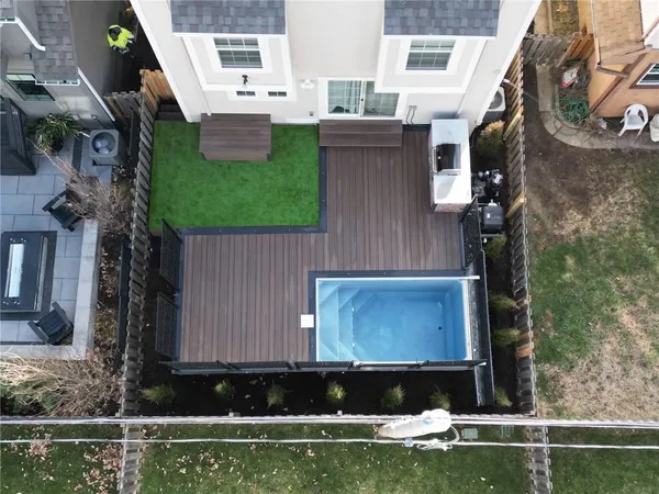 $975,000 | 716 West 45th Street, Kansas City, MO 64111