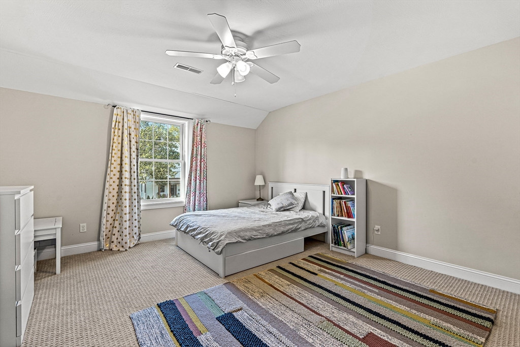 176 Washington Street, Unit 176 Reading, MA 01867 - Photo 19 of 39