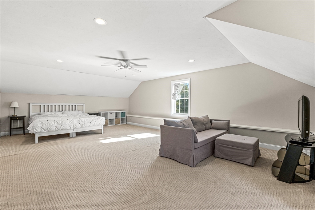 176 Washington Street, Unit 176 Reading, MA 01867 - Photo 28 of 39