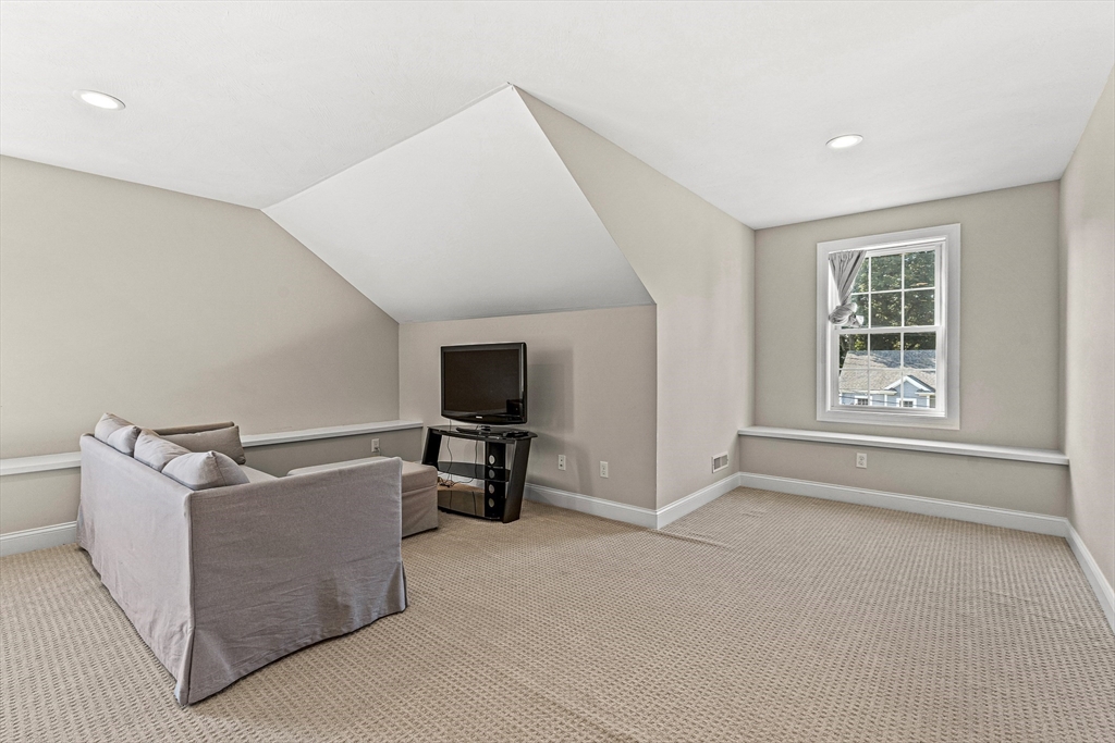 176 Washington Street, Unit 176 Reading, MA 01867 - Photo 30 of 39