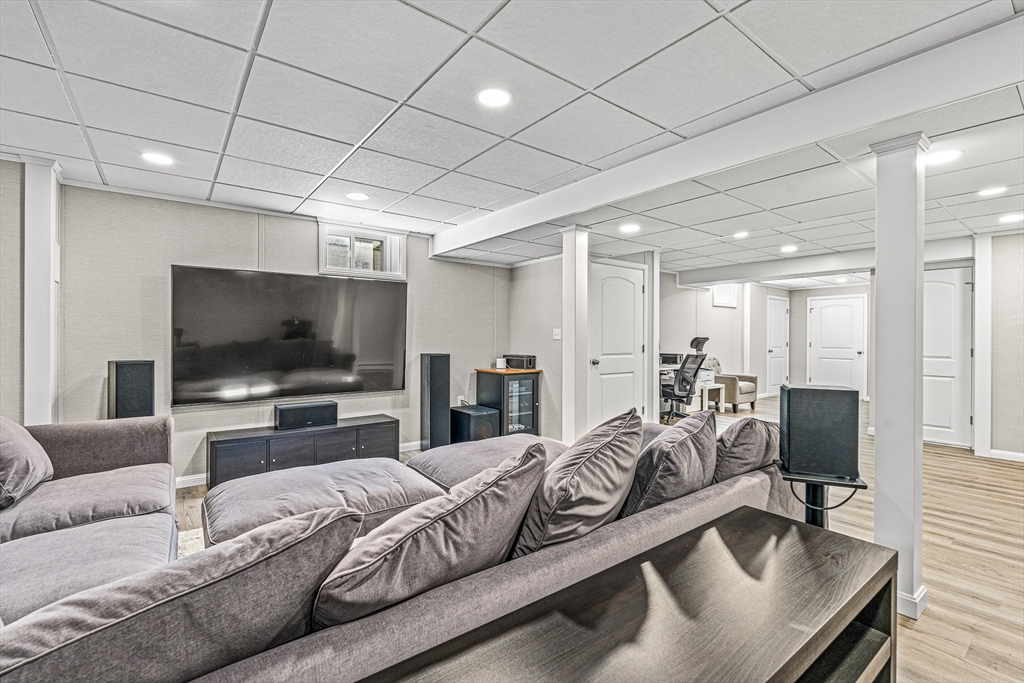 176 Washington Street, Unit 176 Reading, MA 01867 - Photo 35 of 39