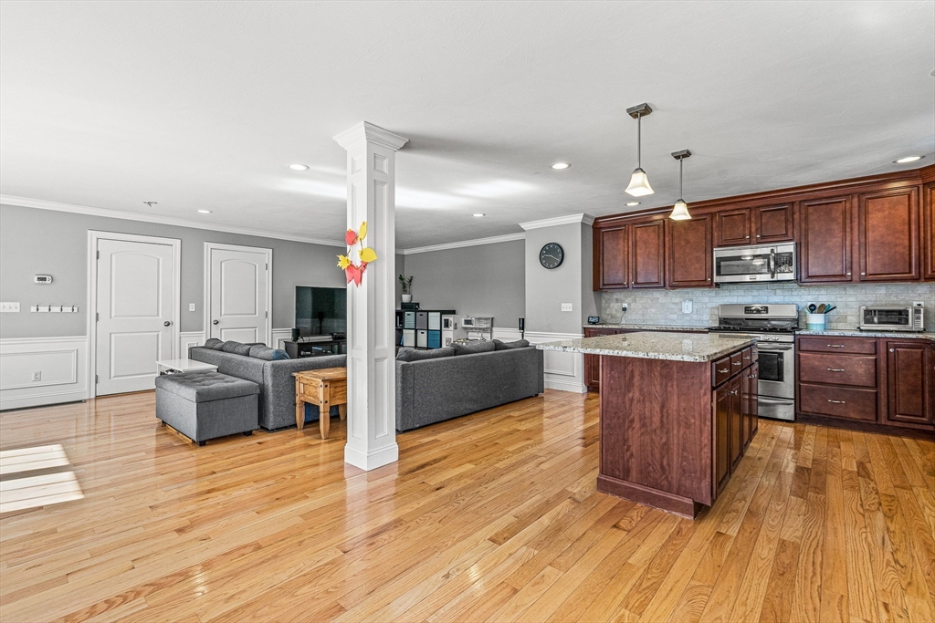 176 Washington Street, Unit 176 Reading, MA 01867 - Photo 7 of 39