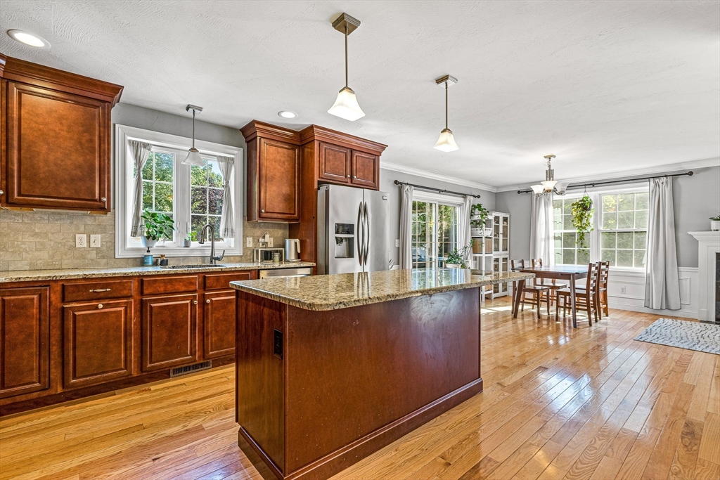 176 Washington Street, Unit 176 Reading, MA 01867 - Photo 10 of 39