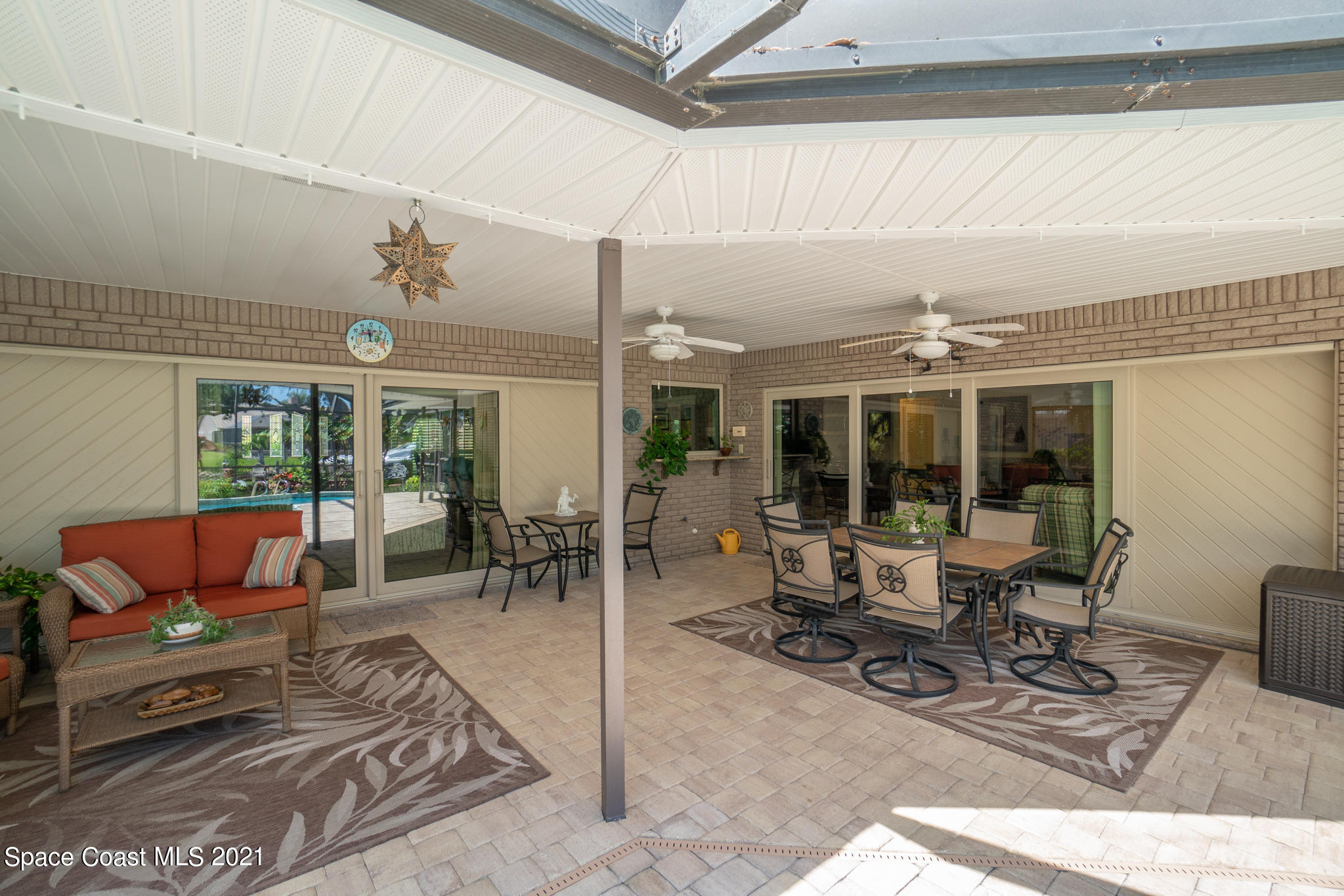 539 Lanternback Island Drive Satellite Beach, FL 32937 - Photo 43 of 54 a living room with furniture