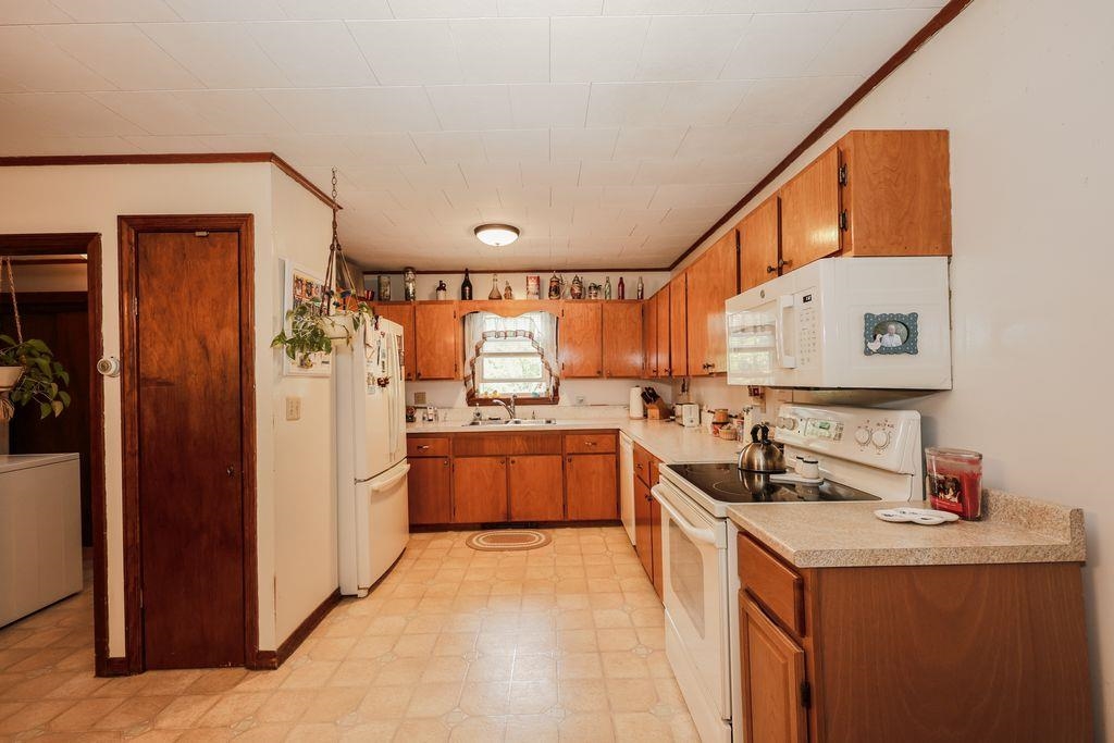 1478 Highway 3 Carroll, NH 03598 - Photo 14 of 56