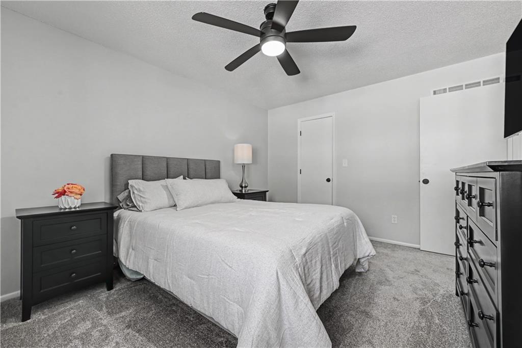 10952 Bradshaw Street Overland Park, KS 66210 - Photo 19 of 28