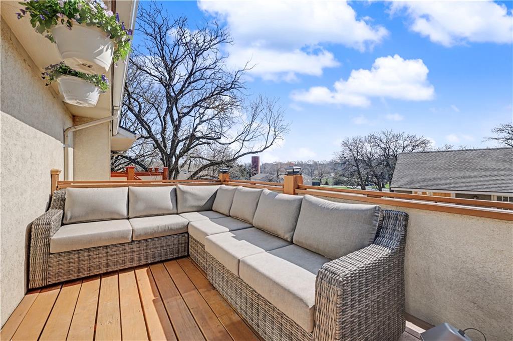 10952 Bradshaw Street Overland Park, KS 66210 - Photo 2 of 28