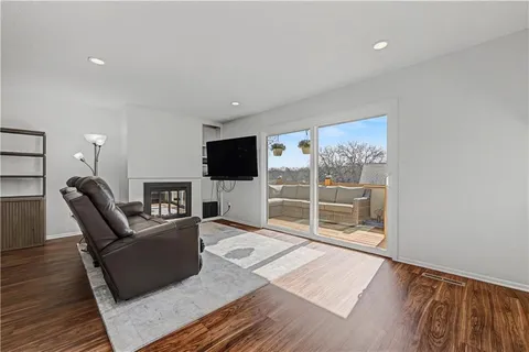 $249,900 | 10952 Bradshaw Street, Overland Park, KS 66210
