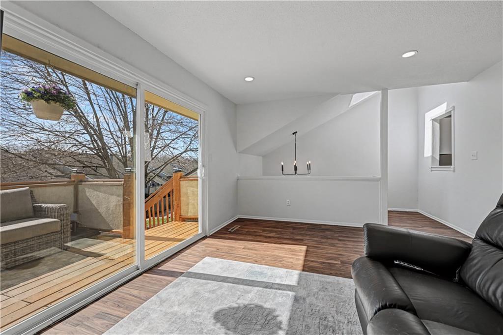 10952 Bradshaw Street Overland Park, KS 66210 - Photo 8 of 28