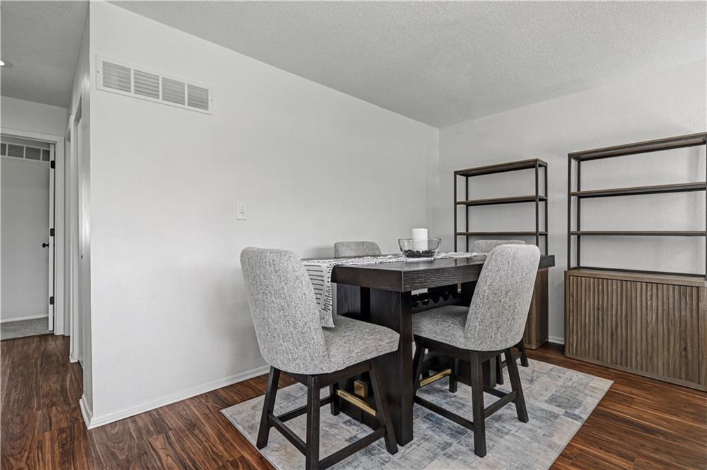 10952 Bradshaw Street Overland Park, KS 66210 - Photo 9 of 28