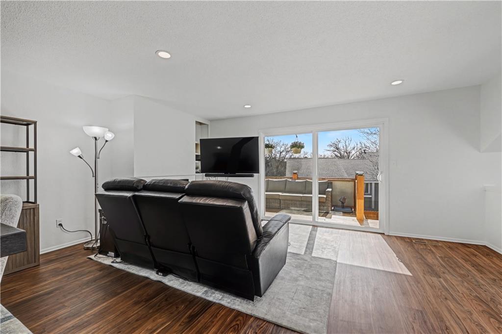 10952 Bradshaw Street Overland Park, KS 66210 - Photo 10 of 28