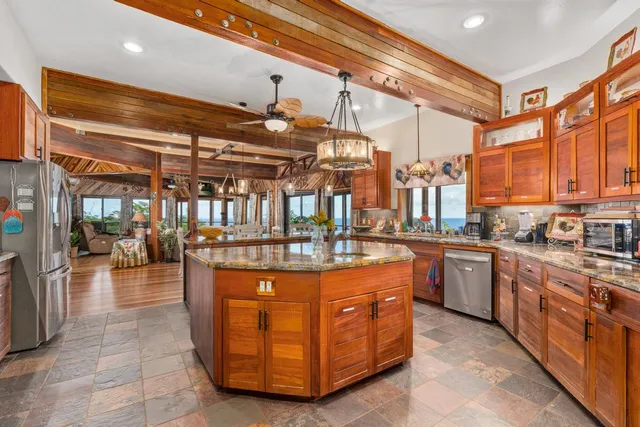 $9,500,000 | 120 Woa Road, Hilo, HI 96720