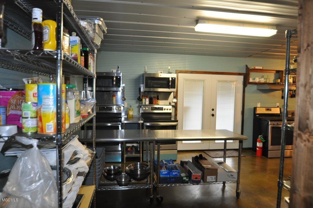 99 Henry Smith Road Picayune, MS 39466 - Photo 21 of 37 Venue Kitchen