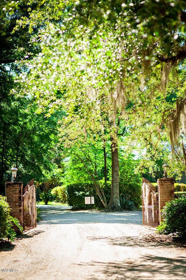 99 Henry Smith Road Picayune, MS 39466 - Photo 4 of 37 15400297_10154761991189104_6015039288764