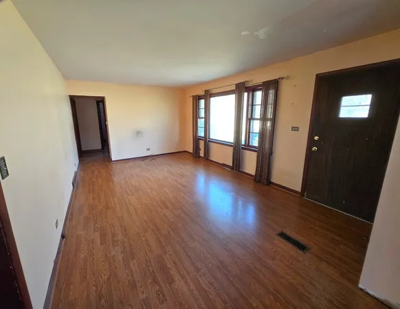 $315,000 | 33 West 55th Street, Westmont, IL 60559