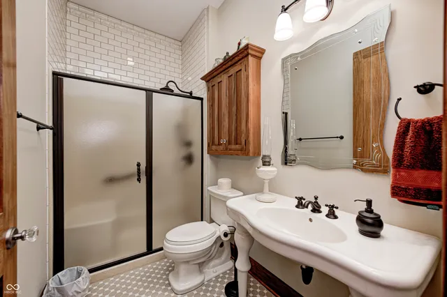 $3,129,000 | 1099 West 375 South, Trafalgar, IN 46181