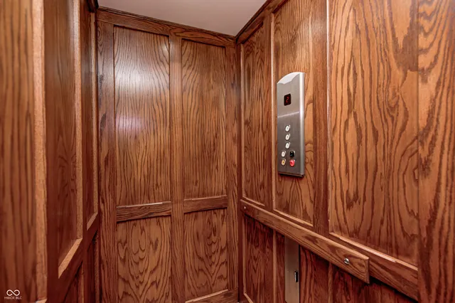 $3,129,000 | 1099 West 375 South, Trafalgar, IN 46181