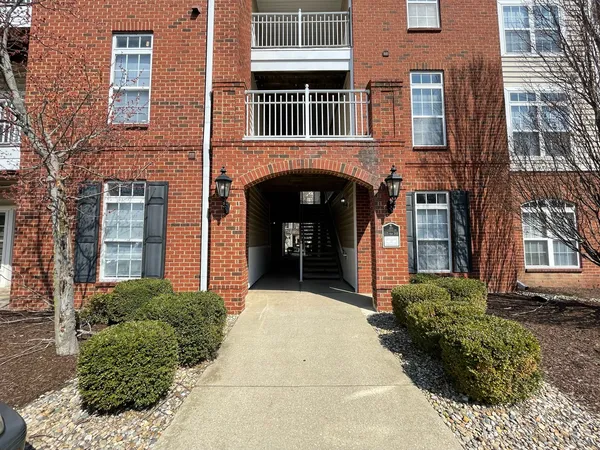 $159,000 | 1901 North Lincoln Avenue, Unit 104, Urbana, IL 61801
