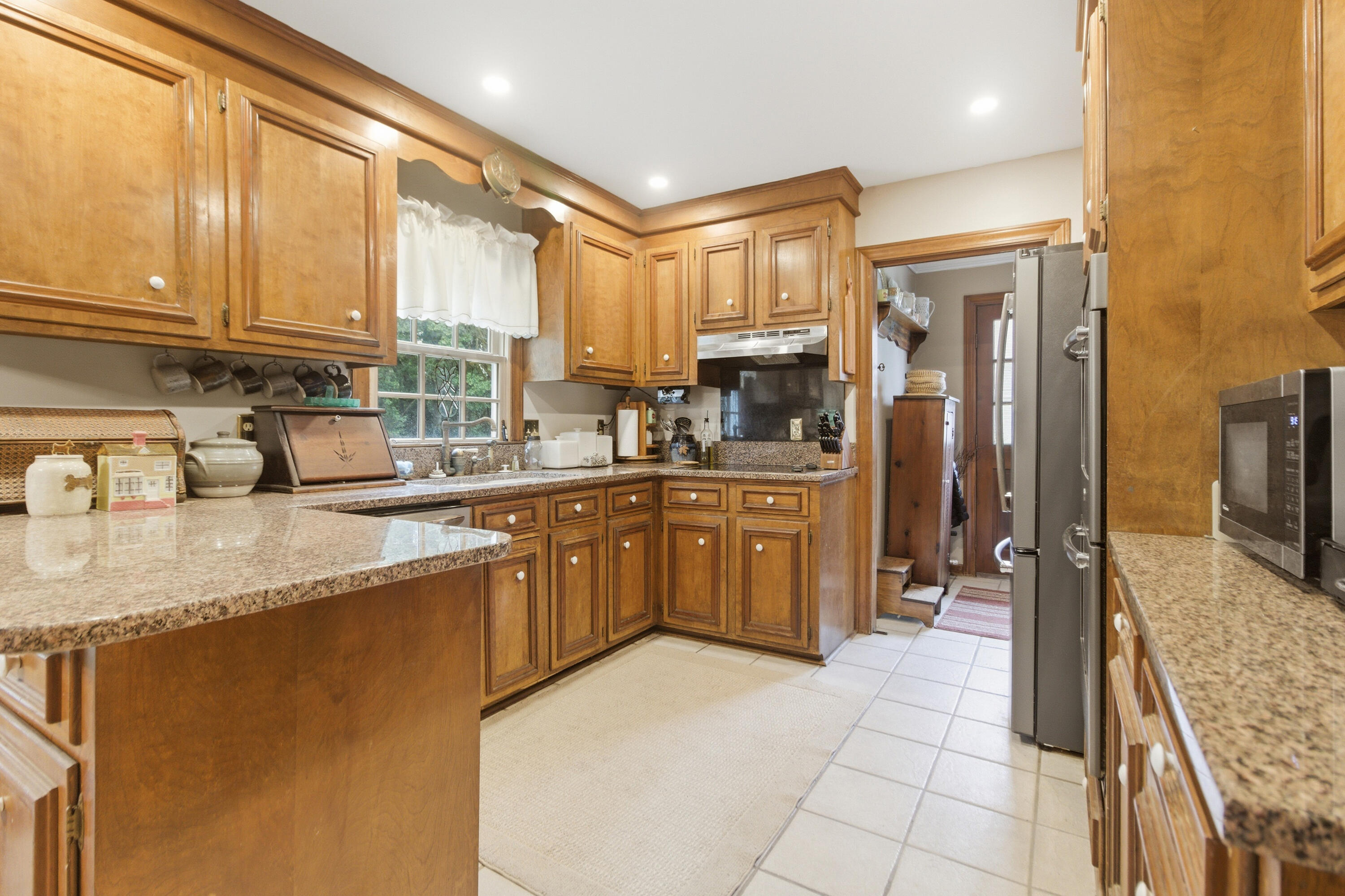 1011 Harbortowne Road Charleston, SC 29412 - Photo 11 of 46 1011 Harbortowne Tidalcreekphoto- (13)