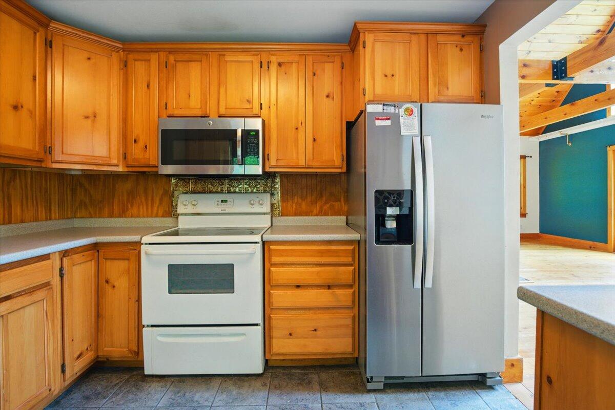 457 New Vineyard Road Farmington, ME 04938 - Photo 8 of 30 11-457 New Vineyard Rd_Farmington_ME-24