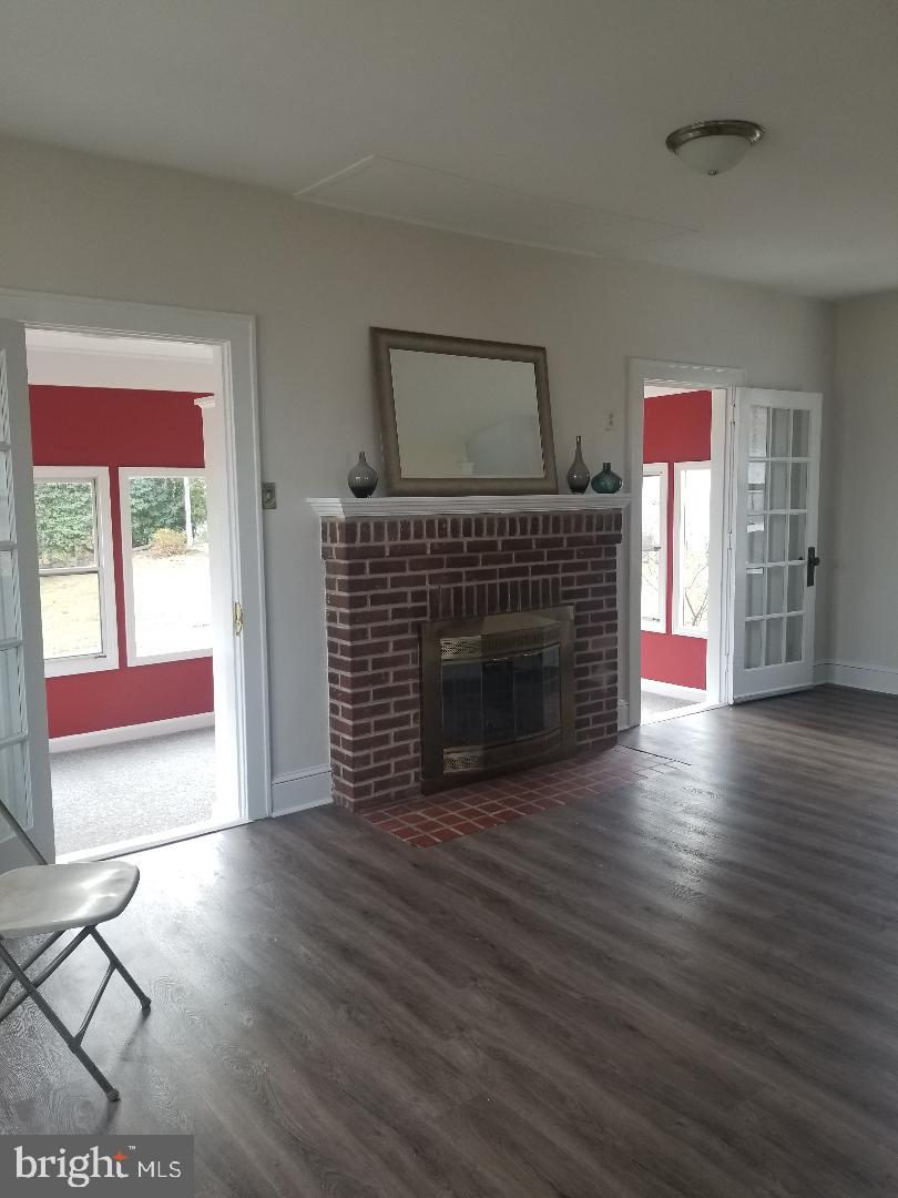 233 Lenni Road Media, PA 19063 - Photo 3 of 16 Living room
